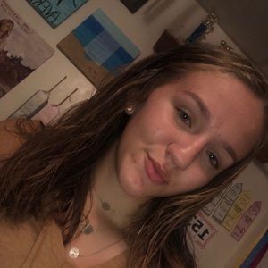 Meet your Posher, Avery